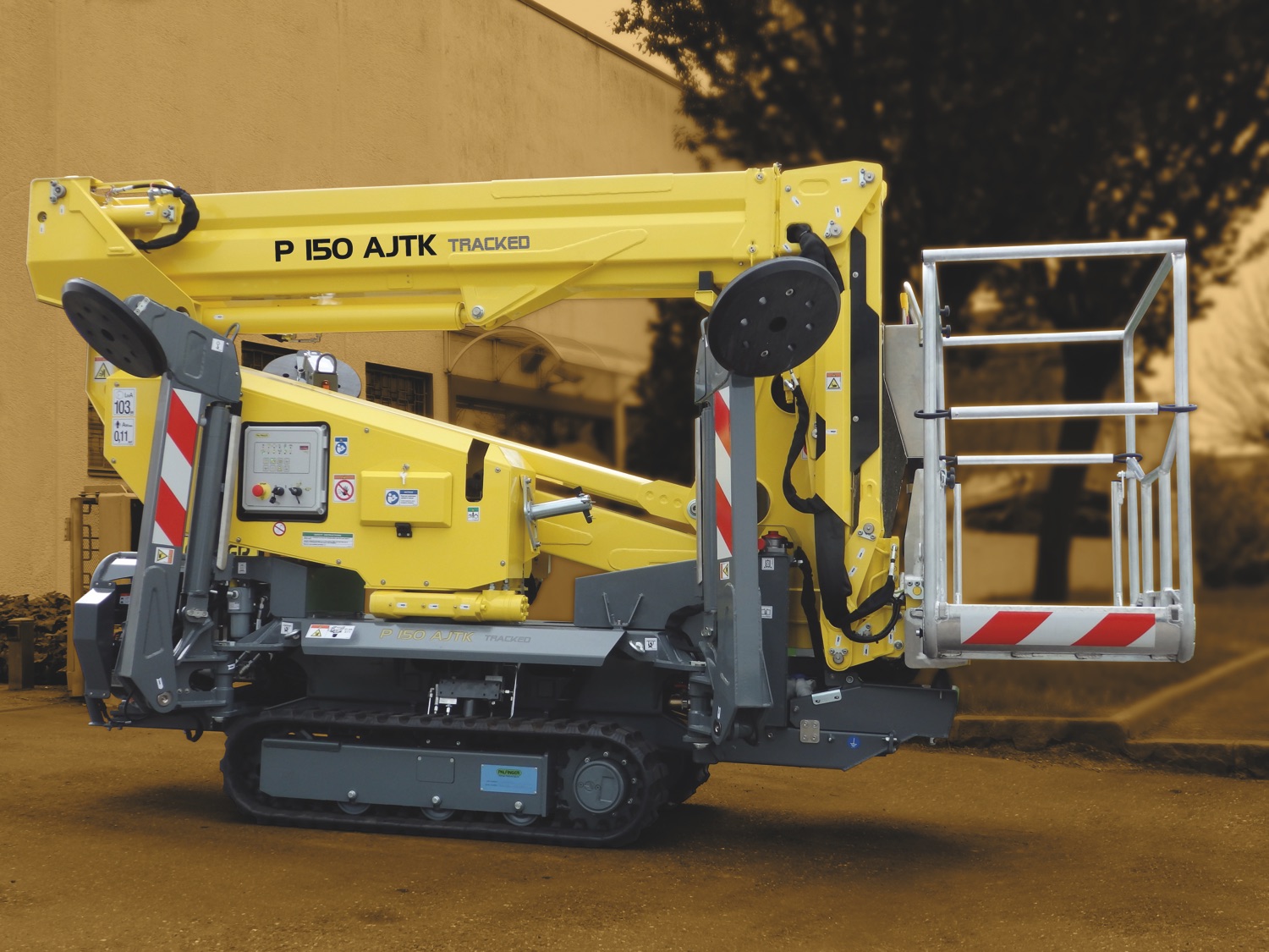 I nuovi Tracked si preparano a scalare il mercato scissors scissor ragno ragni ple piattaforme telescopiche piattaforme semoventi piattaforme elettriche piattaforme cingolate piattaforme autocrate piattaforme articolate piattaforme aeree piattaforme a pantografo piattaforme a forbice piattaforma telescopica piattaforma semovente piattaforma elettrica piattaforma cingolata piattaforma autocarrata piattaforma articolata piattaforma aerea piattaforma a pantografo piattaforma a forbice Palfinger Platforms Italy P150AJTK ascensori da cantiere ascensore da cantiere I nuovi Tracked si preparano a scalare il mercato scissors scissor ragno ragni ple piattaforme telescopiche piattaforme semoventi piattaforme elettriche piattaforme cingolate piattaforme autocrate piattaforme articolate piattaforme aeree piattaforme a pantografo piattaforme a forbice piattaforma telescopica piattaforma semovente piattaforma elettrica piattaforma cingolata piattaforma autocarrata piattaforma articolata piattaforma aerea piattaforma a pantografo piattaforma a forbice Palfinger Platforms Italy P150AJTK ascensori da cantiere ascensore da cantiere