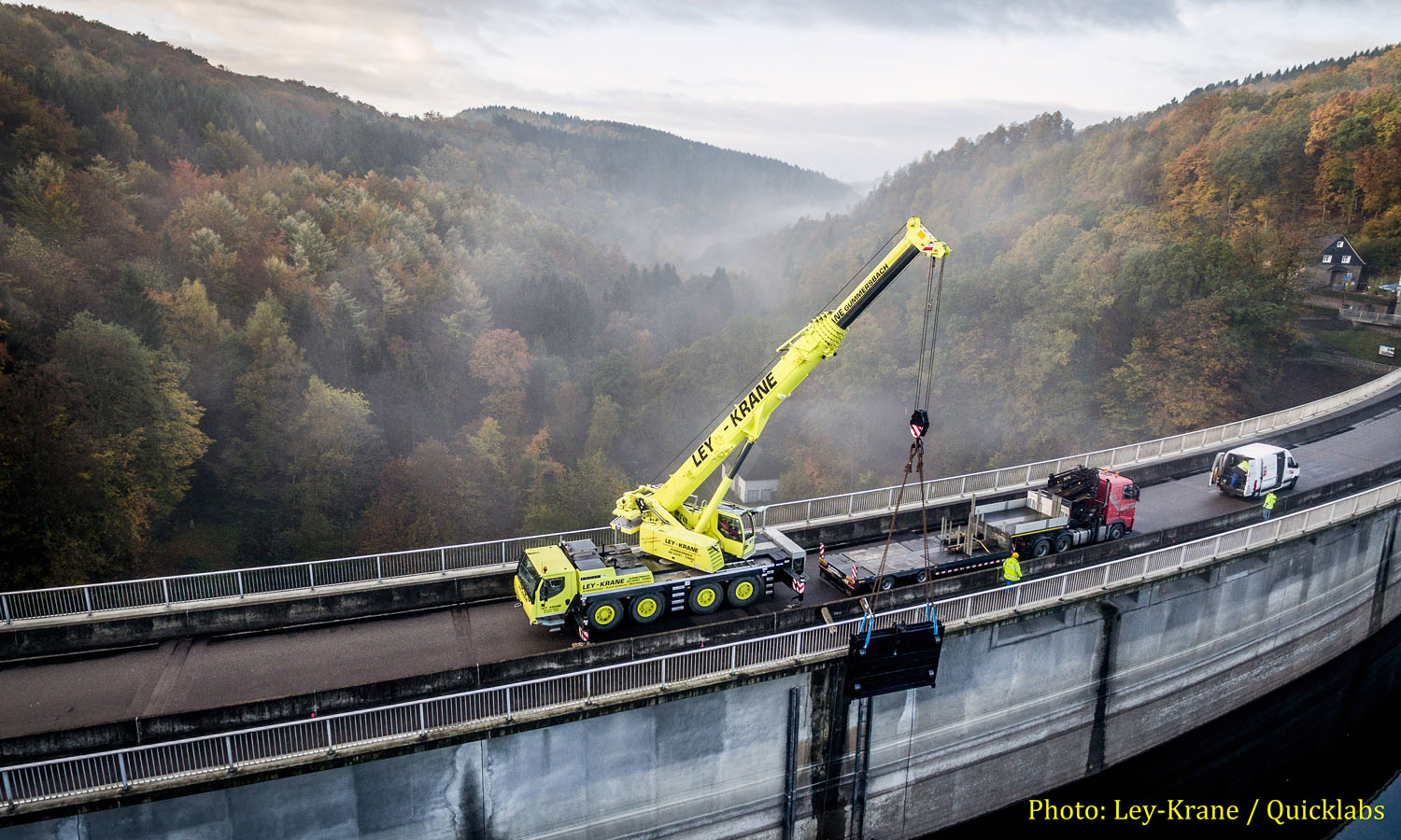 Una Liebherr LTM 1090-4.1 per la Aggertal dam - autogru Liebherr autogru Liebherr LTM 1090-4.1 diga Aggertal -Autogru In quota Pillole - MC5.0-Macchine Cantieri
