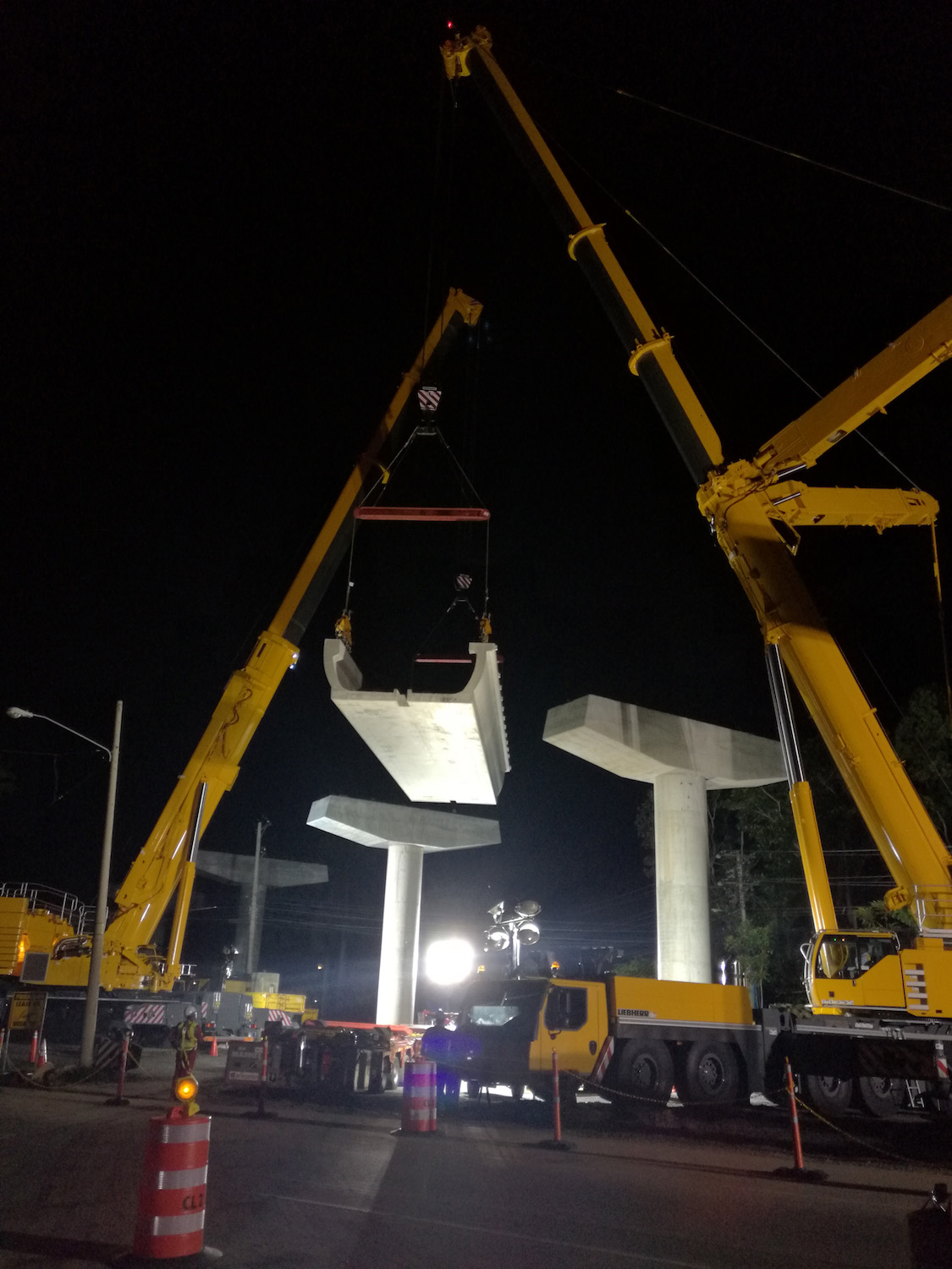 Le autogrù Liebherr per la Metro di Panama Panama City metropolitana Panama Mamut LTM 1500 8.1 LTM 1400 7.1 Liebherr gru semoventi gru semovente autogru Liebherr autogrù fuoristrada autogrù city autogrù all terrain autogrù Le autogrù Liebherr per la Metro di Panama Panama City metropolitana Panama Mamut LTM 1500 8.1 LTM 1400 7.1 Liebherr gru semoventi gru semovente autogru Liebherr autogrù fuoristrada autogrù city autogrù all terrain autogrù
