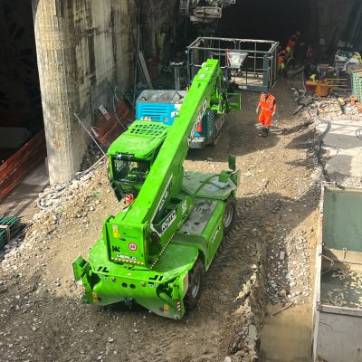 Il ROTO40.18 di Merlo impegnato nel cantiere di consolidamento della galleria della metropolitana che passa sotto il Cimitero monumentale di Napoli
