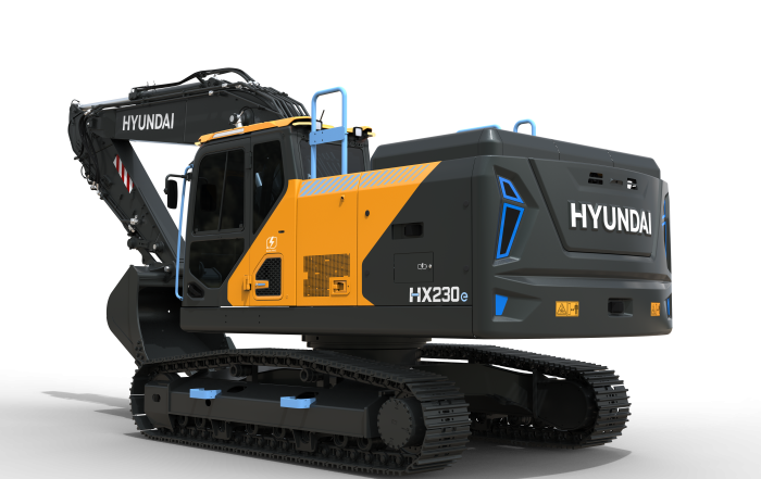 Vista posteriore dell’escavatore cingolato elettrico Hyundai HX230e, dotato di un pacco batterie da 300 kWh e progettato per offrire elevate prestazioni senza emissioni nei cantieri urbani e nelle aree sensibili