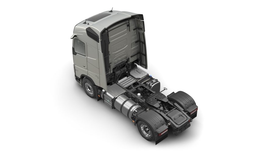 Vista posteriore del Volvo FH a gas LNG: il motore G13 LNG garantisce potenza e sostenibilità per il trasporto a lungo raggio