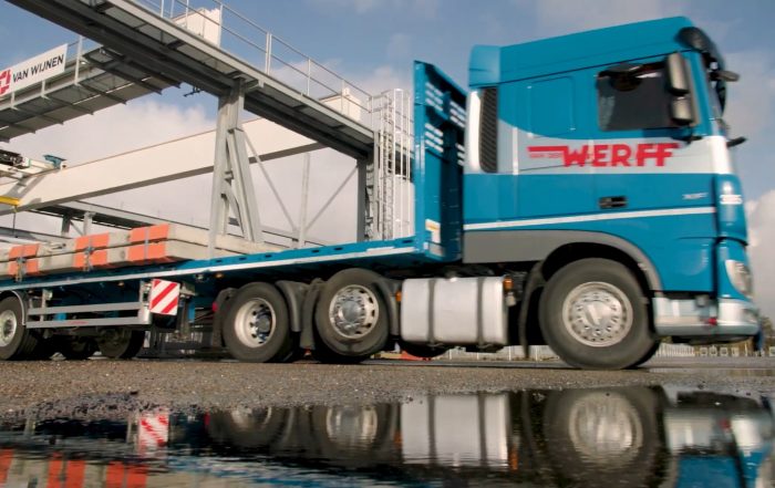 Van der Werff Logistics rinnova la sua flotta con 20 nuove piattaforme pesanti Kässbohrer K.SPS H per il trasporto di prefabbricati in calcestruzzo e materiali da costruzione