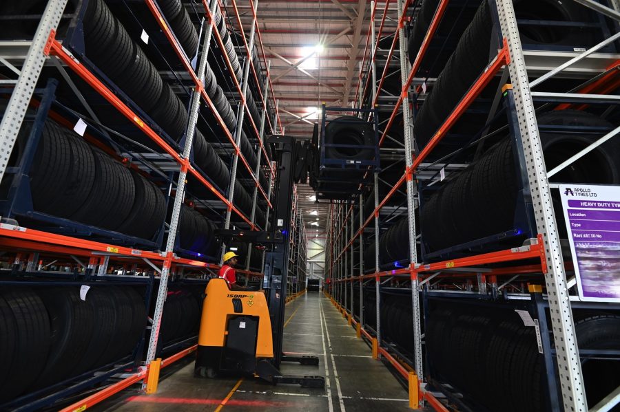 L'interno dello stabilimento in India