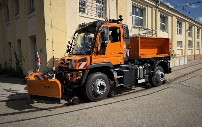 Durante InnoTrans, Daimler Truck ha presentato quattro Unimog per l’impiego su rotaia, e consegnato un Unimog alla città di Monaco per la manutenzione della rete tramviaria